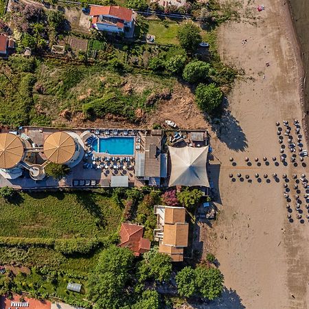 Island Kavos Hotel Exterior photo