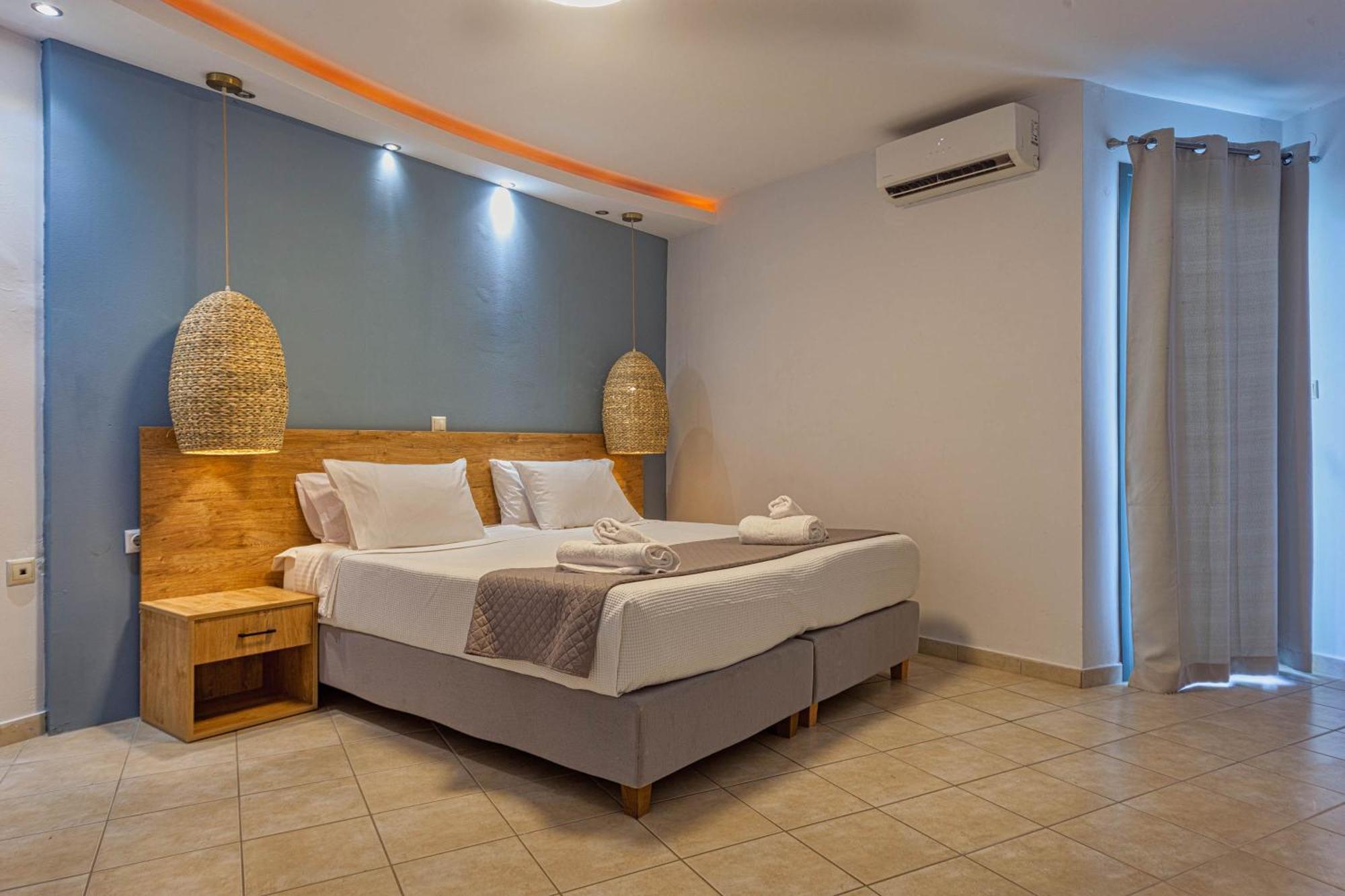 Island Kavos Hotel Exterior photo