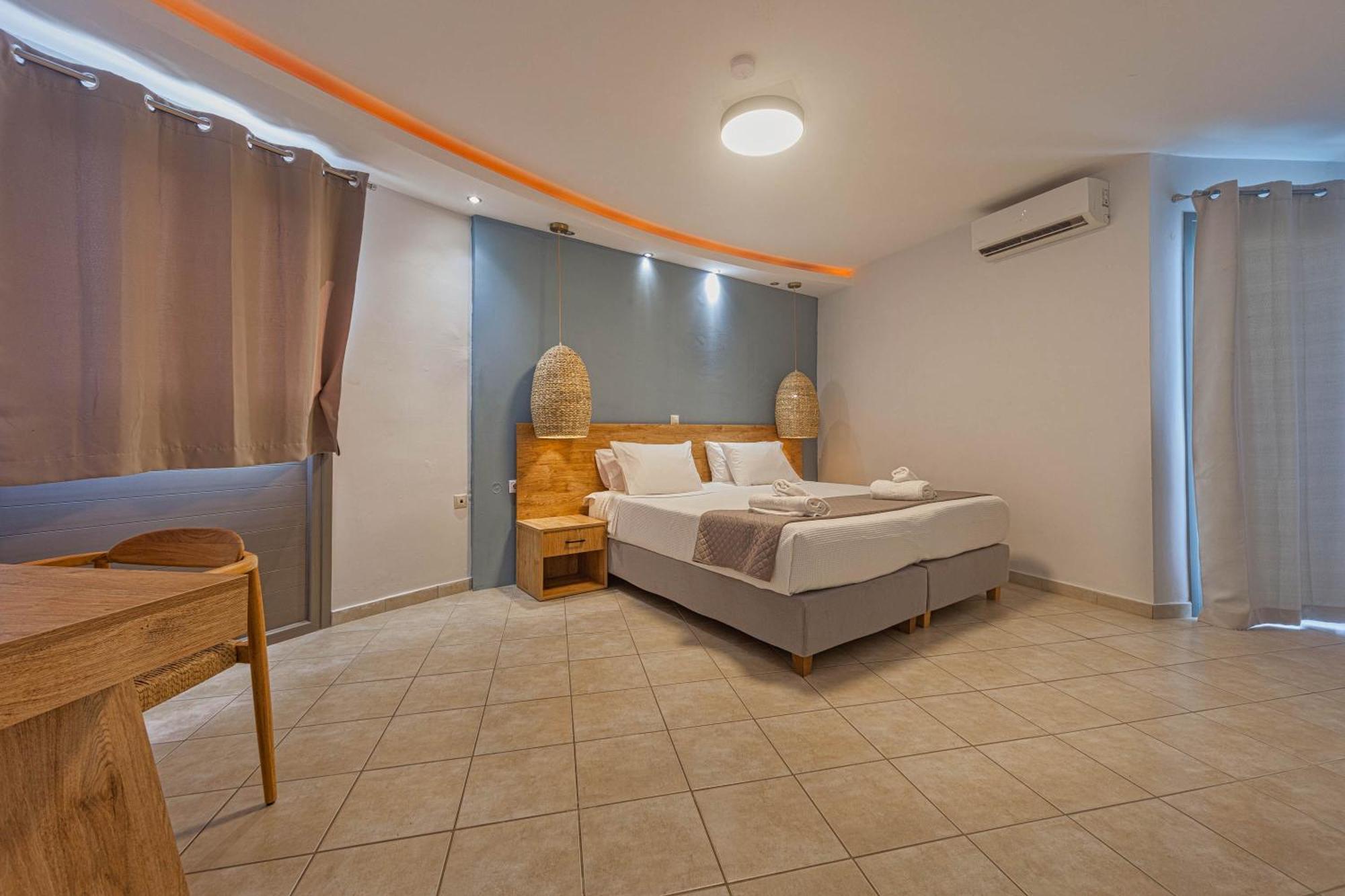 Island Kavos Hotel Exterior photo